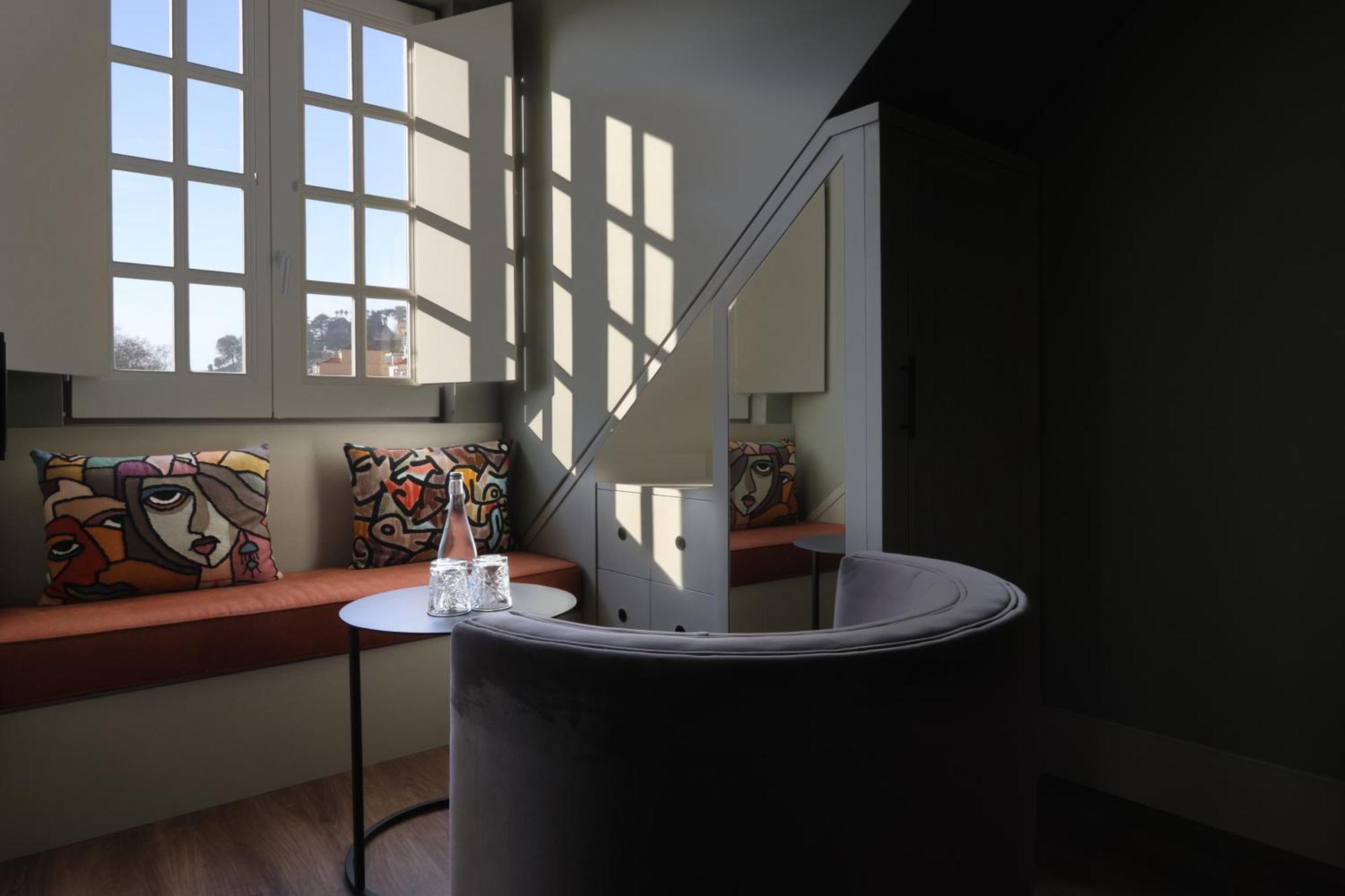 Timbre Virtudes Hotel Porto Exterior photo The spiral staircase